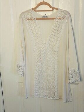 Venus Women's V-Neck Cover Up With Wide Crochet Lace Size M